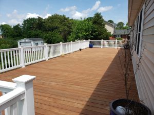 Anna House - back deck